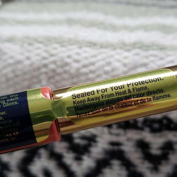 Lipsense - Picture 3 of 3